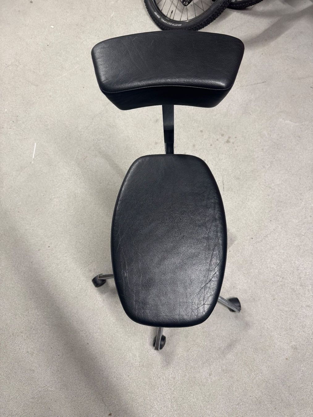 Chaises: Ergonomischer Arbeitsstuhl – D'occasion à Luterbach par Silvan1898 1