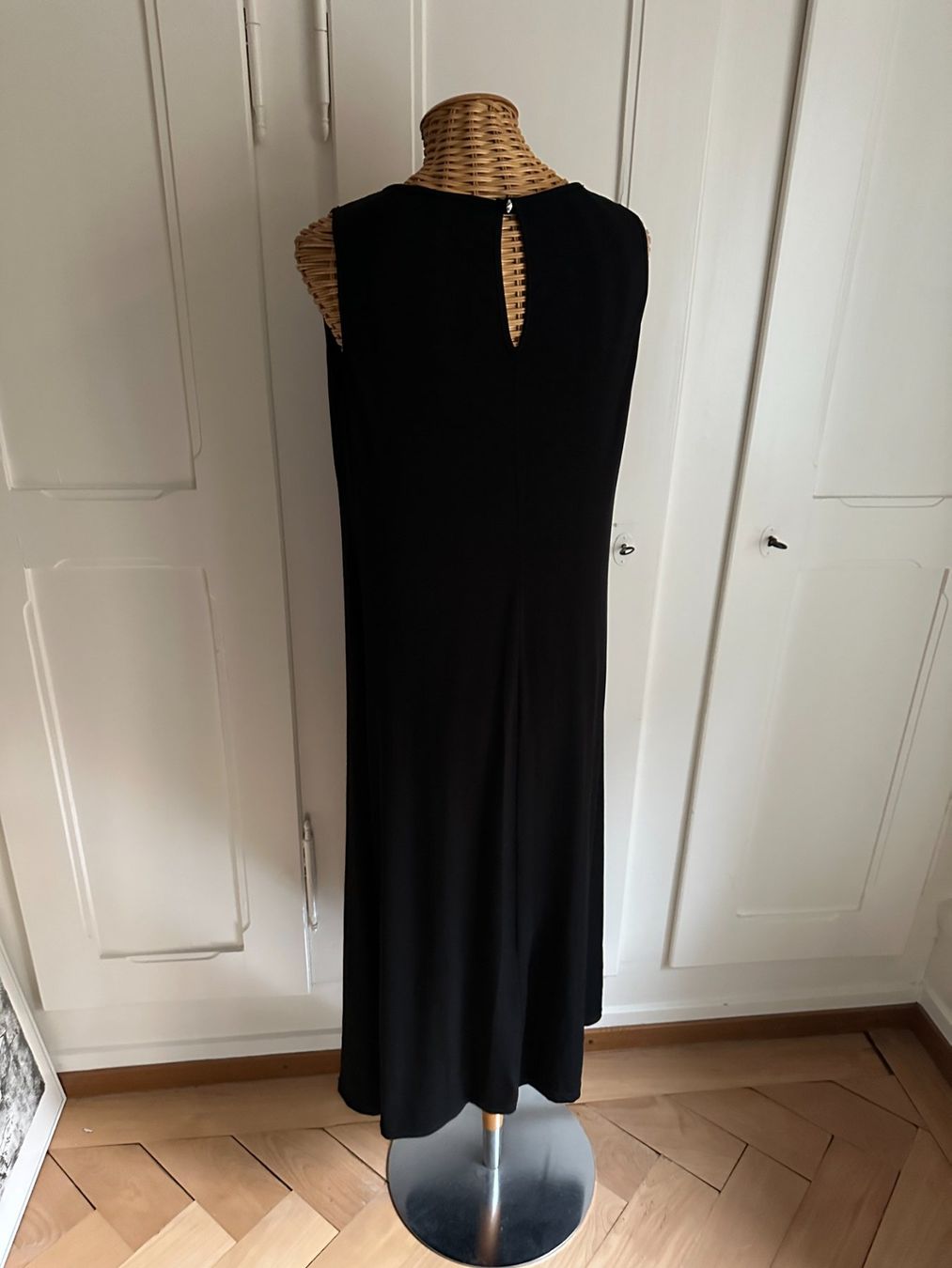 Kleider: AMAMITOO - Kleid schwarz fliessend 40 – Gebraucht aus Zürich von Diazaio 2