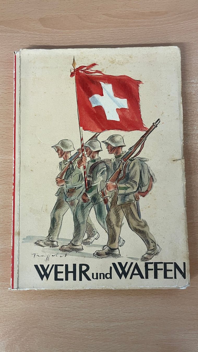 Libri: Wehr und Waffen - 1935 - antik – Usato da Glattfelden venduto da cybermaxx