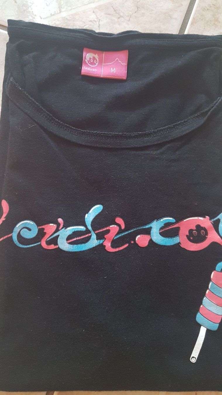 T-Shirts: T-shirt noir taille M marque Heidi.com – Gebraucht aus Villiers von san_jn5w 8