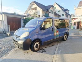 Opel Vivaro 2.5 9Plätzer