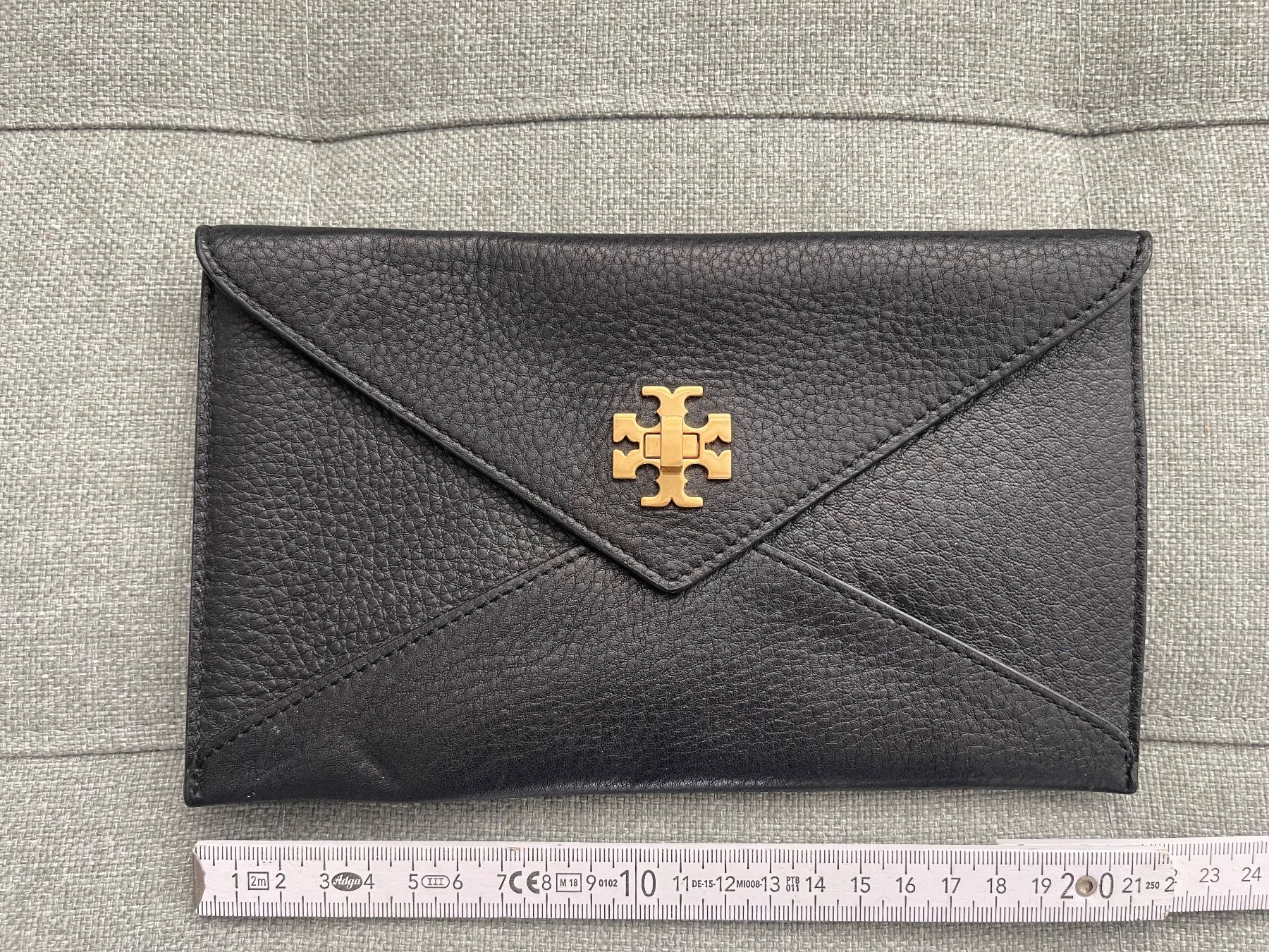 Tory Burch Sacs femmes: Tory Burch Clutch, Leder, Schwarz – D'occasion à Cham par pri_9ktk