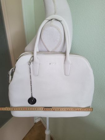 Sac à main élégant DKNY blanc en cuir véritable