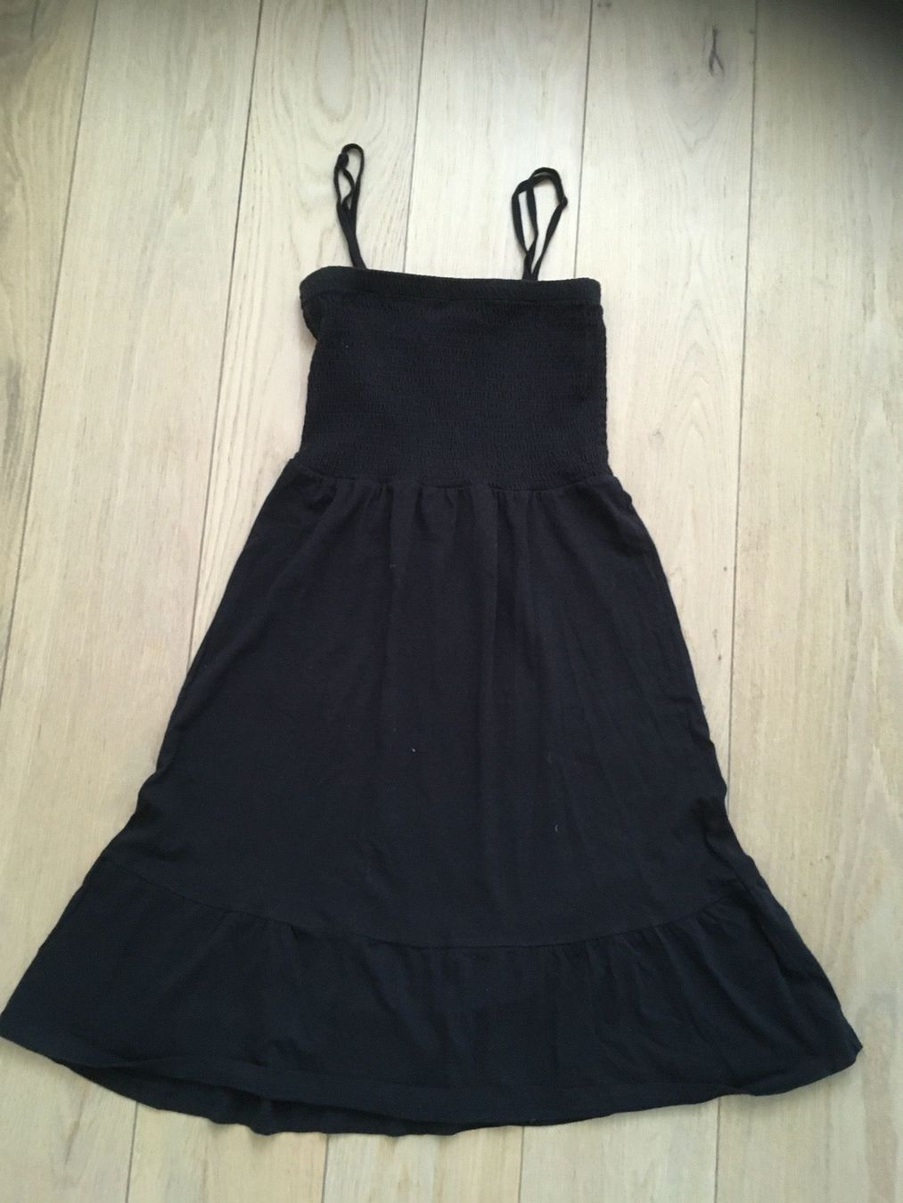 Vestiti: Sommerkleid Gr. 36-38, schwarz, Strech + als Rock zu tragen! – Nuovo (secondo la descrizione) da Gächlingen venduto da Tara_devi