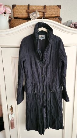 Toller schwarzer Mantel von Nile, XL, Krinkelstoff