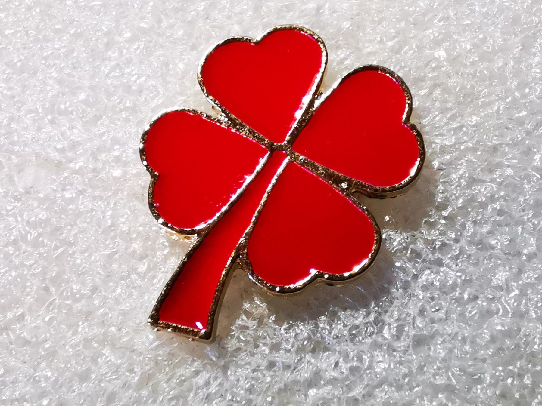 Placchette & Badge: Ansteckpin 28: Kleeblatt – Usato da Oppligen venduto da Pin-Fall-Shop