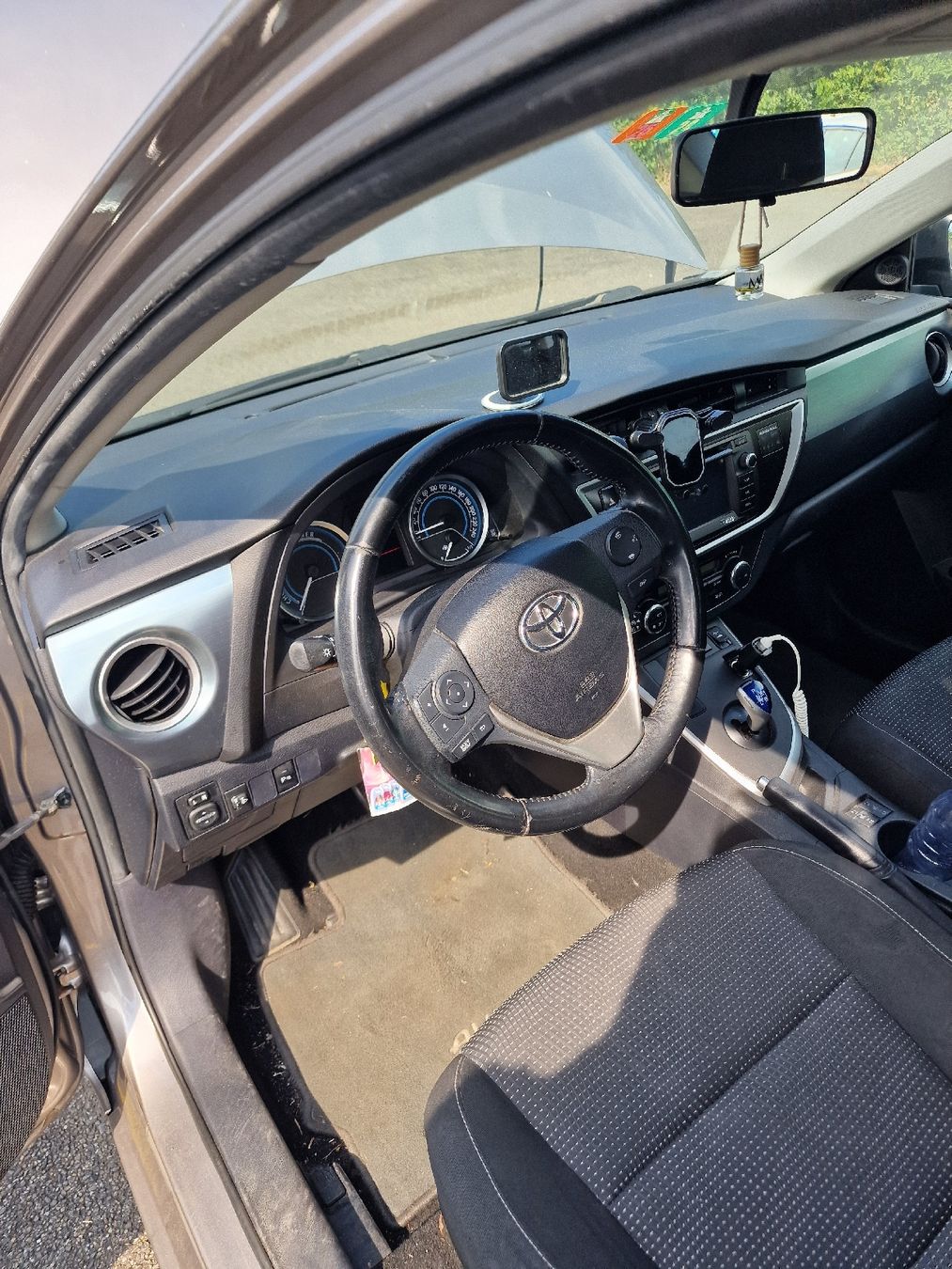 Toyota Automobili: Toyota Auris Hybrid 1.8 – Usato da Opfikon venduto da tarum01 6