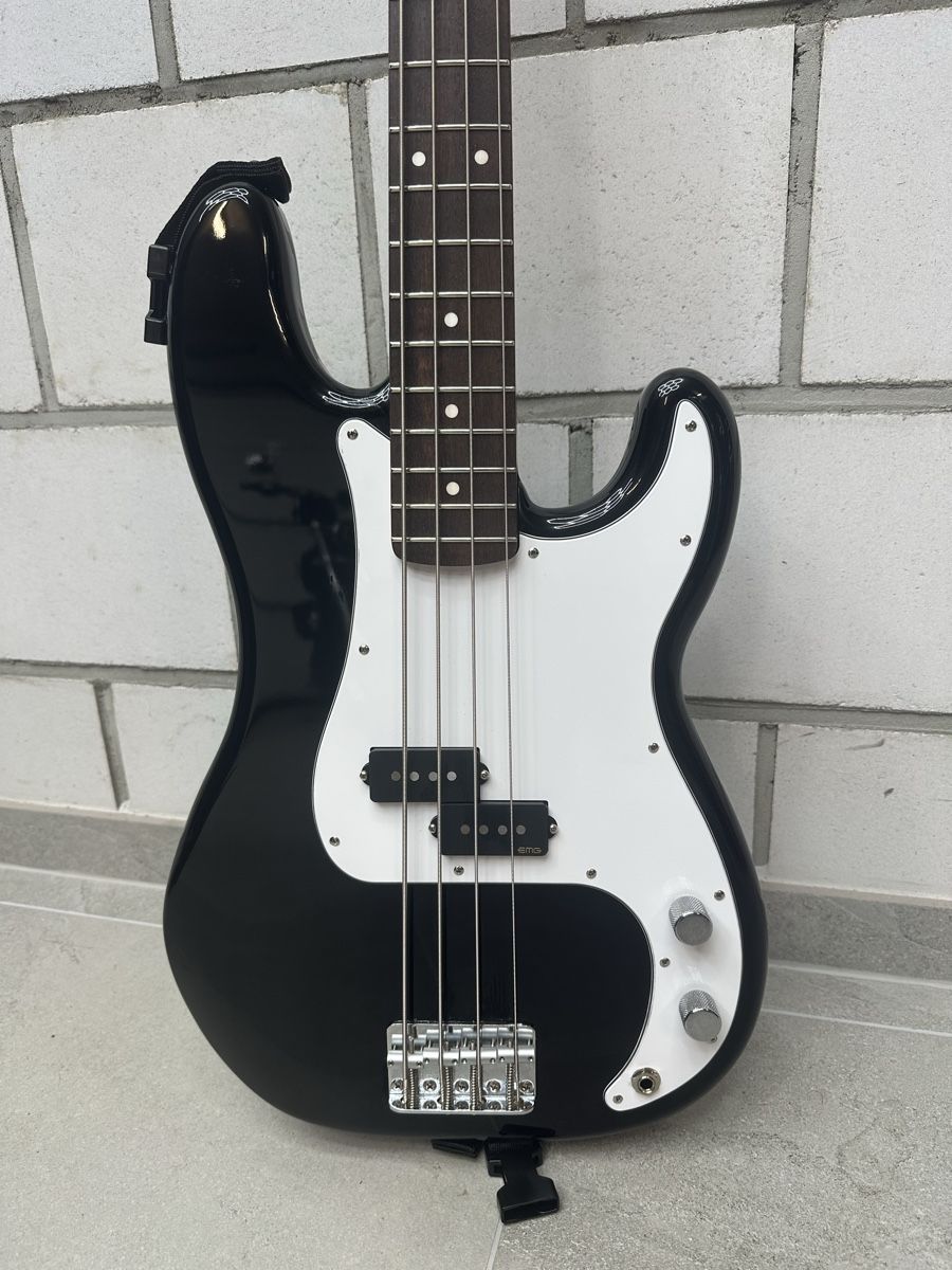 Fender Musikinstrumente: Fender Precision Basse Standard  – Gebraucht aus Pringy von Antoine512ENJ 1