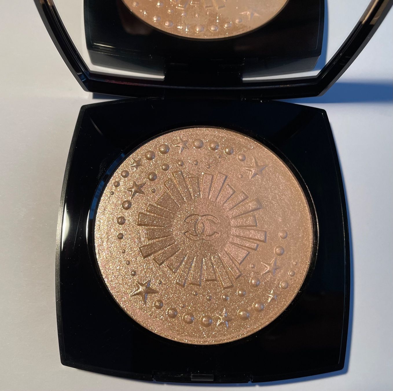 Chanel Make-up: Chanel Highlighter Puder NP. 104.- – Nuovo (secondo la descrizione) da Rüfenacht BE venduto da Milena_1 7