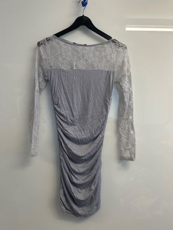 Spitzenkleid Etuikleid Cocktailkleid figurbetont Gr S NEU