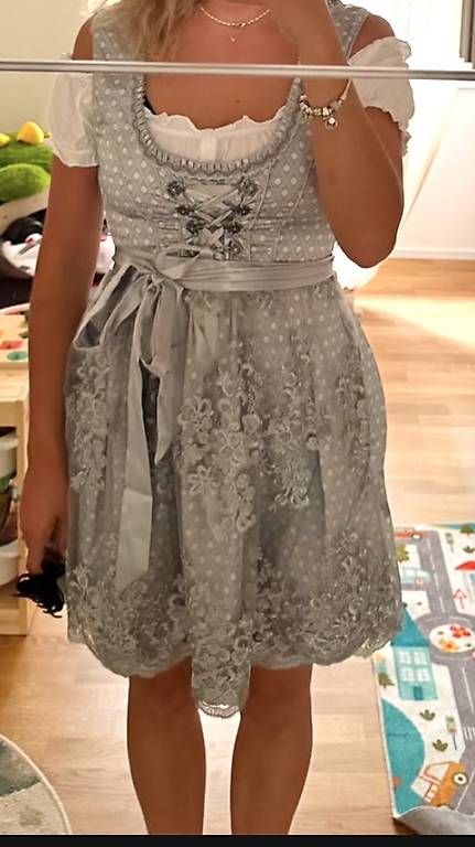 Vestiti: Dirndl mit Bluse Grösse 40 – Nuovo e nell'imballaggio originale da Winterthur venduto da fab_9jp2