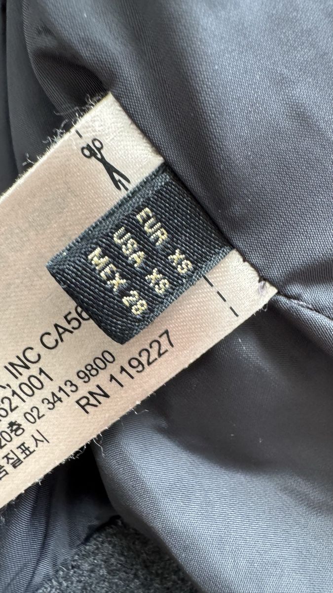 Massimo Dutti Gilet & Giacche senza maniche: Stylische Weste XS Massimo Dutti – Nuovo (secondo la descrizione) da Meggen venduto da suk_v5lx 5
