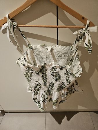 Top blanc feuilles
