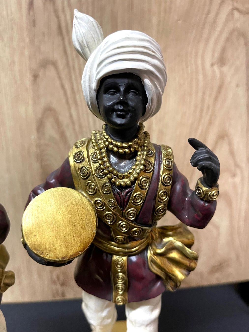 Toutes les décorations: 2 hübsche Deko-Figuren – D'occasion à Dübendorf par Crioula 2