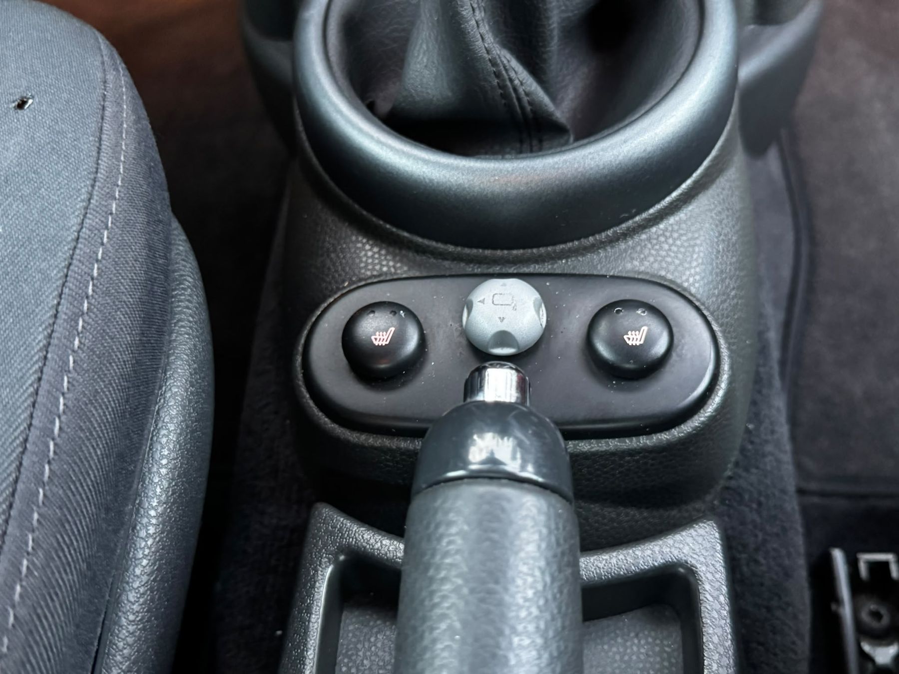 Mini Autos: Mini One 1.6 Frisch ab MFK – Gebraucht aus Langnau i. E. von Vn35 5