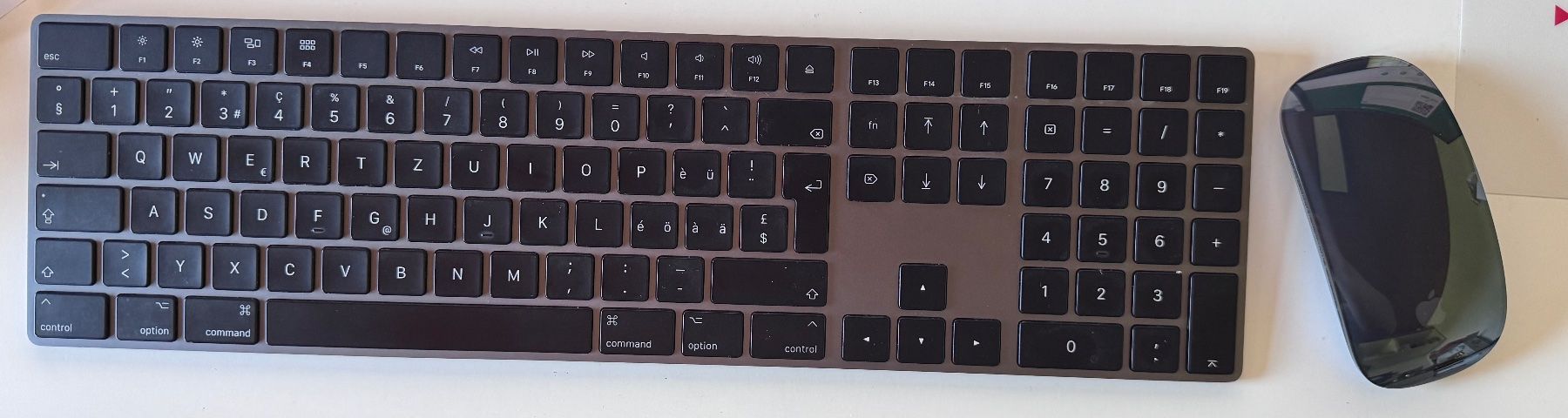 Apple Tastaturen: Apple Magic Keyboard & Magic Mouse 2 Set DE-CH – Gebraucht aus Kallern von Microair