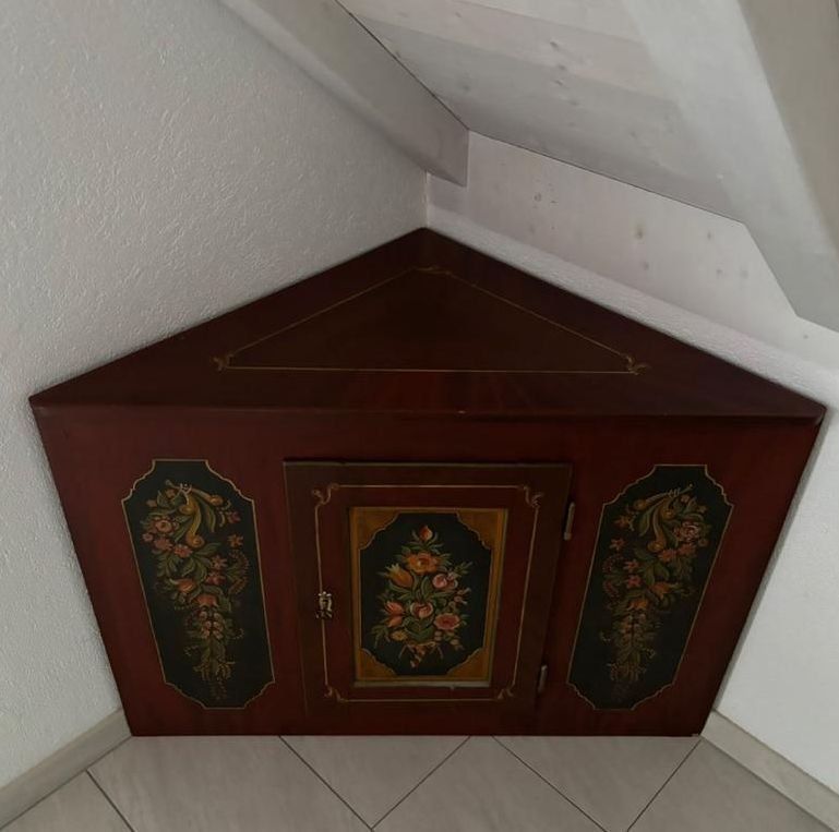 Armadi: Eckschrank vintage, charmant & speziell! – Usato da Weisslingen venduto da fuesel 2