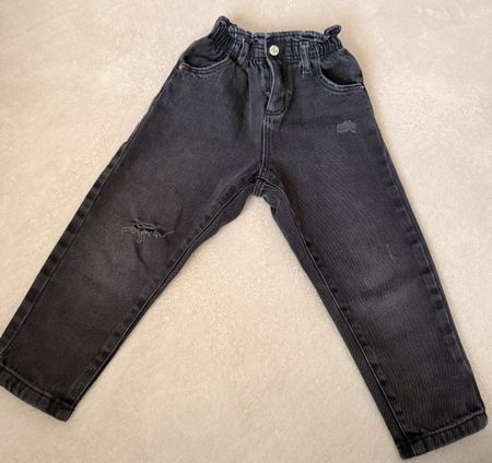 Zara Jeans Mädchen / Schwarz / Gr. 110 / TOP Zustand