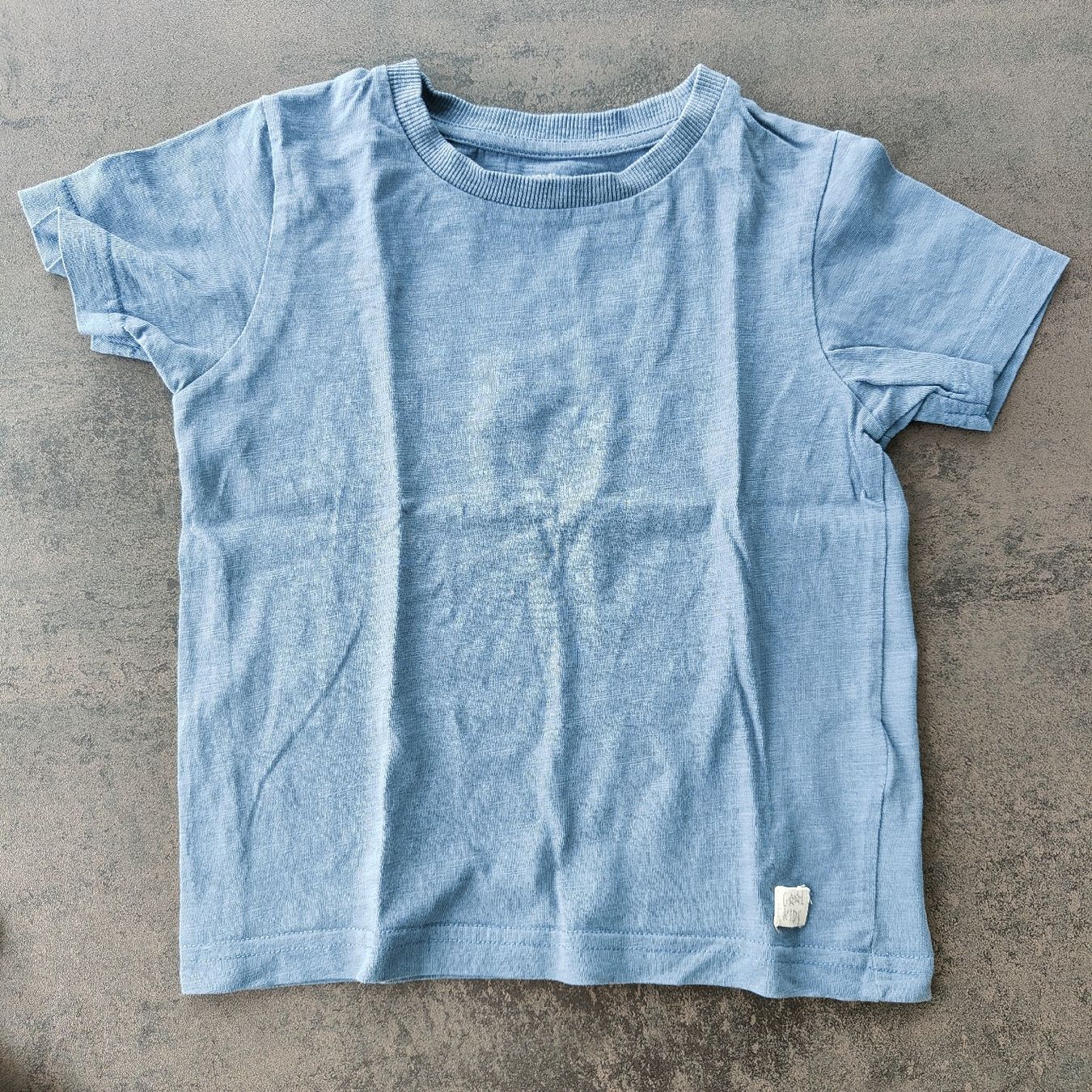 Hemden, T-Shirts & Polos: 4er Set T-Shirts in Gr. 104, vertbaudet – Gebraucht aus Aesch ZH von TaniTomy 1