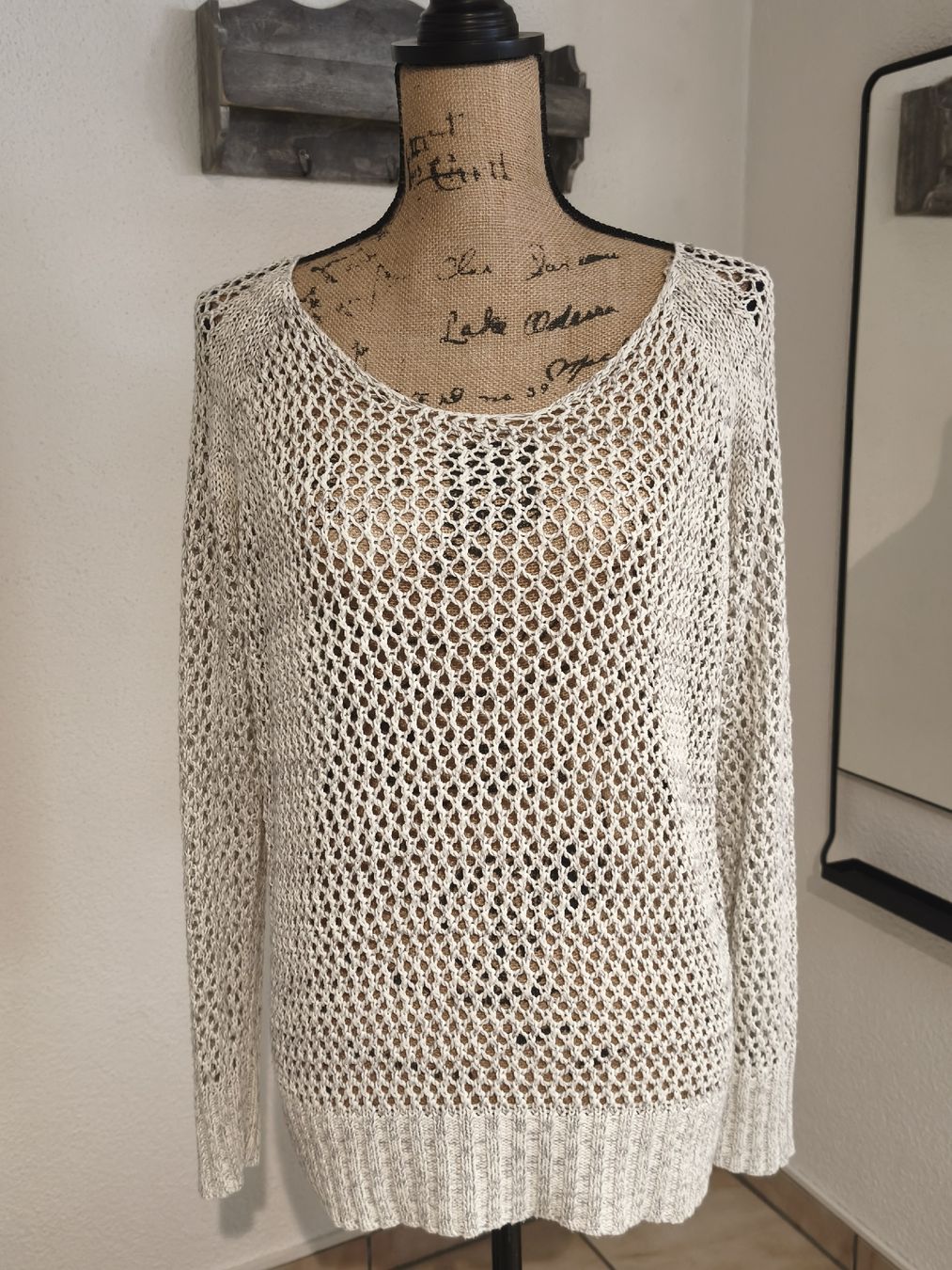 Pullover & Sweatshirts: Pullover Chicoree beige Grösse L Netzoptik guter Zustand – Gebraucht aus Emmetten von SecondhandSiska