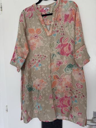 Robe Niza lin imprimé floral beige taille 44 bon état