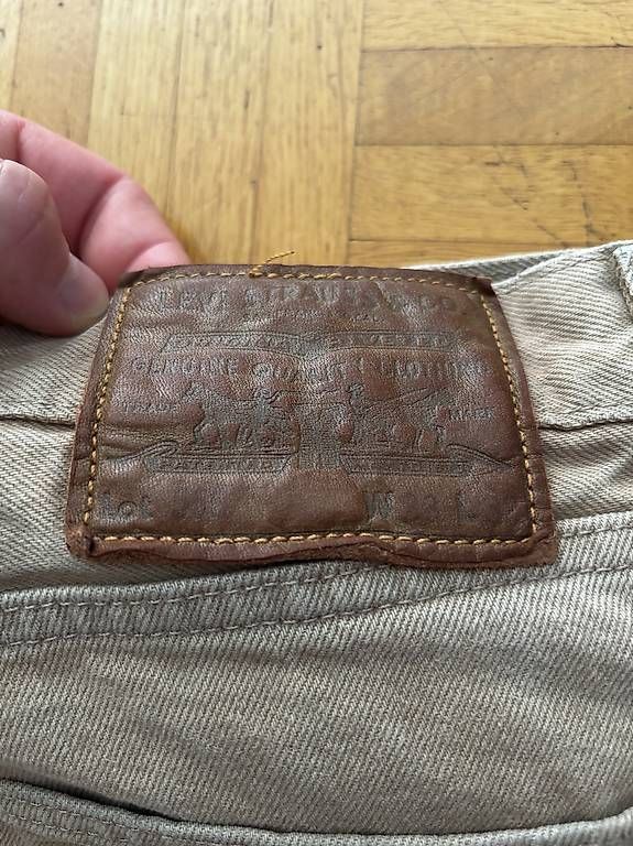 Jeans: Levis Jeans – Gebraucht aus Oberwil-Lieli von kaj_ng8x 1