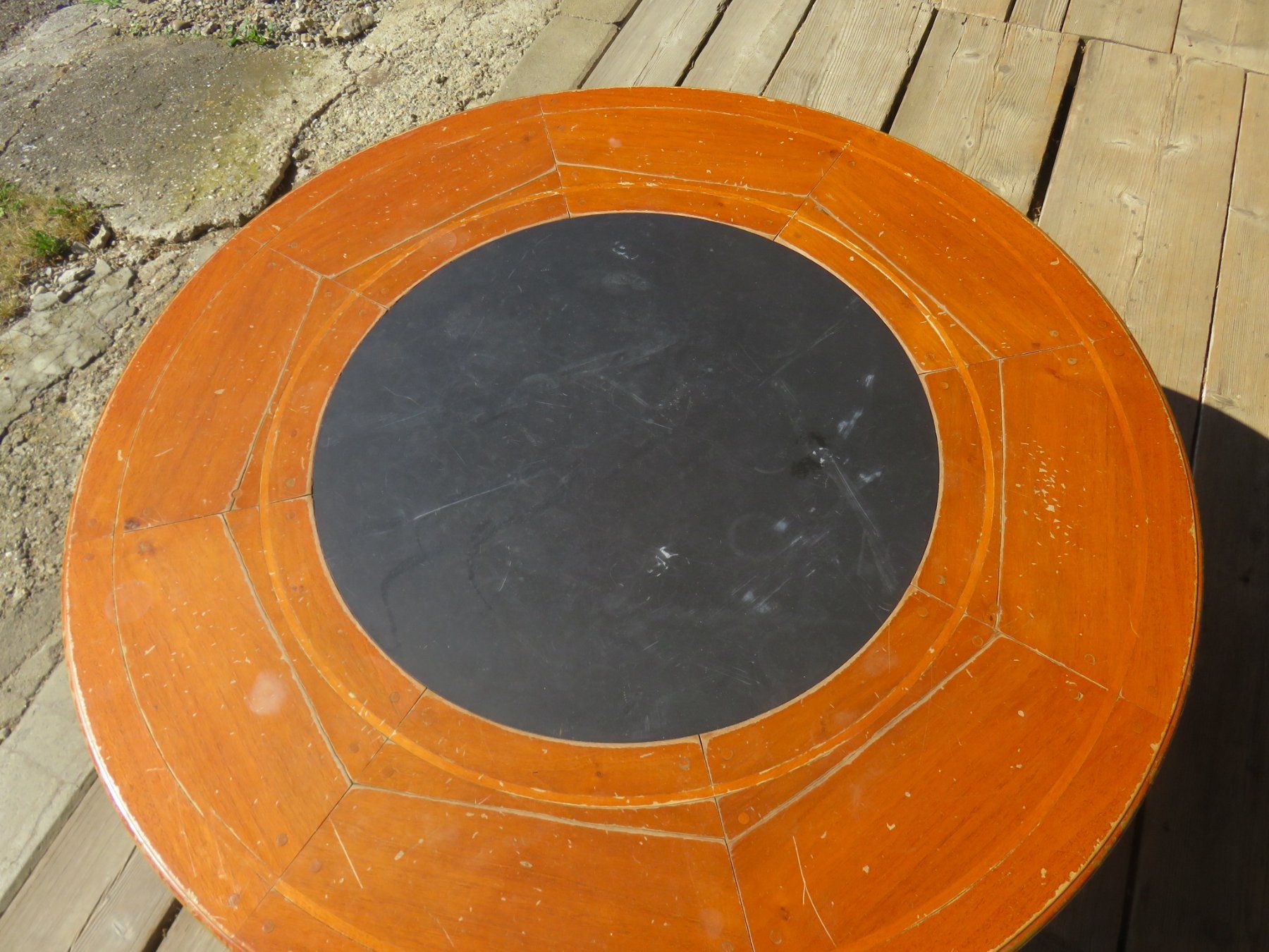 Tische: antiker Beizentisch rund 125cm – Gebraucht aus Ruswil von Mfladibus 4