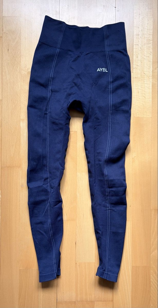 Aybl Leggings: AYBL Reflex Seamless Leggings - Royal Blue – Usato da Zürich venduto da lau_ss6p 2