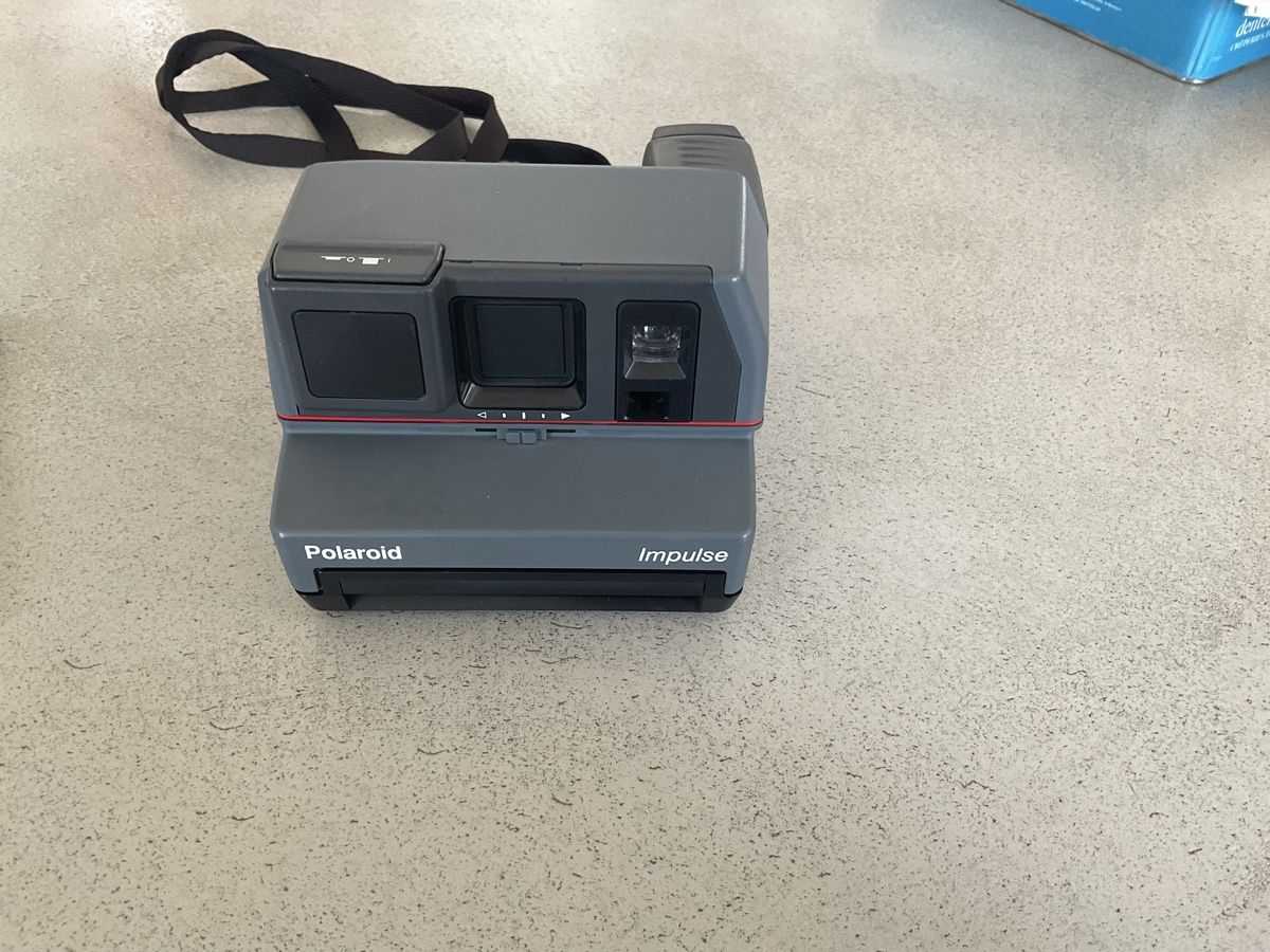 Polaroid Kamera: Polaroïd Impulse fin dés années 80 – Gebraucht aus Cressier FR von M-I-M 2