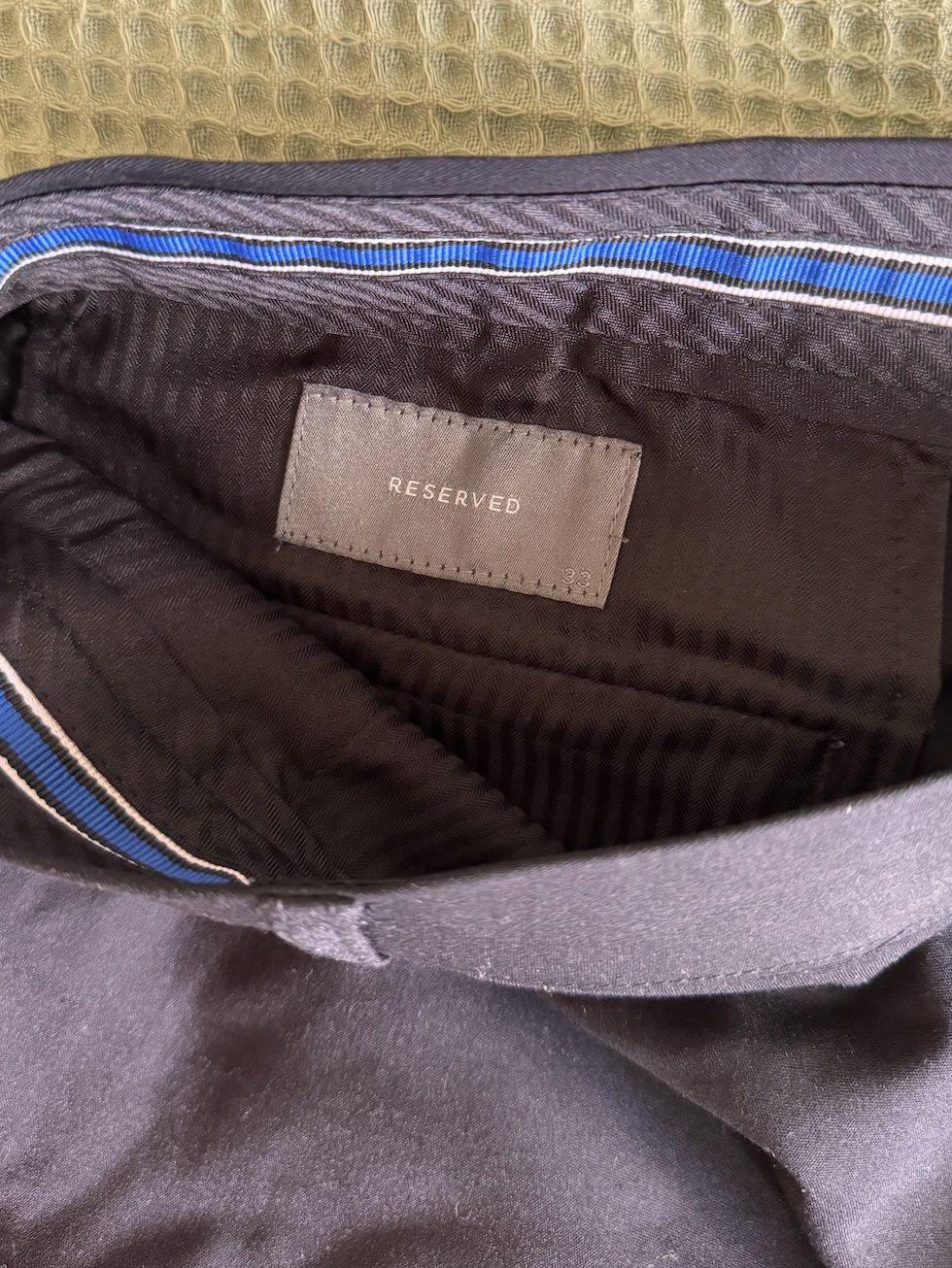Pantaloni: Elegant Trousers Reserved 33 – Usato da Zürich venduto da mat_n78x 1