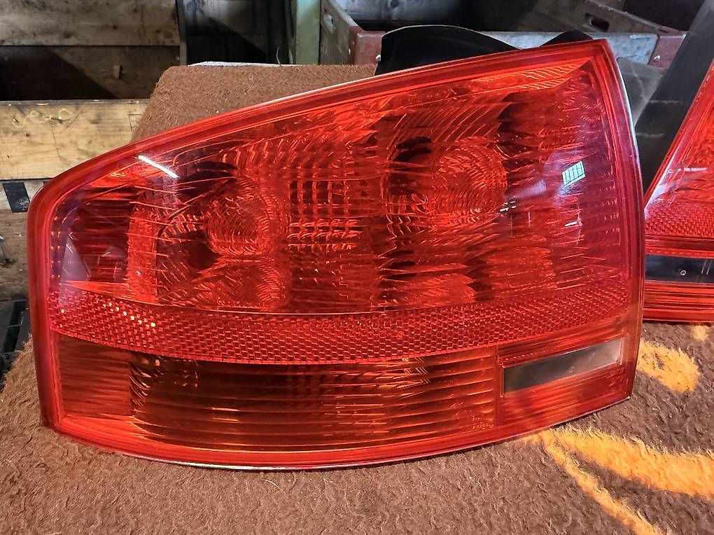 Toutes les pièces auto: Rücklichte Audi A4 B7   – D'occasion à Udligenswil par Sch2s 4