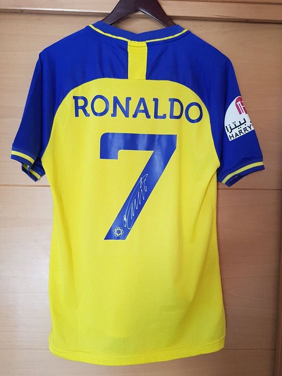 Verwunderlich Al Nassr Ronaldo Trikot Kaufen Fotos