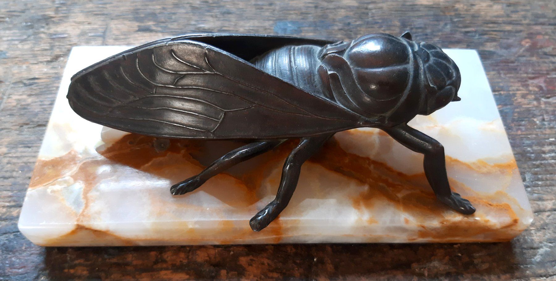 Sculture & Statue: Grosse Jugendstil Zikaden Skulptur – Usato da Arbon venduto da torso444