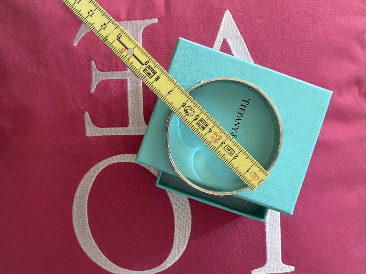 Tiffany & Co. Bracciali & Braccialetti: Tiffany & Co Lock Bangle Silber – Nuovo (secondo la descrizione) da Kaiseraugst venduto da RJ03 4