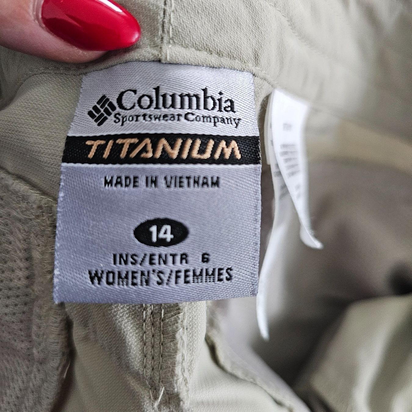 Columbia Pantaloni: *COLUMBIA TITANIUM* Damen Schorts gr.14 – Usato da Bronschhofen venduto da Xena37 2