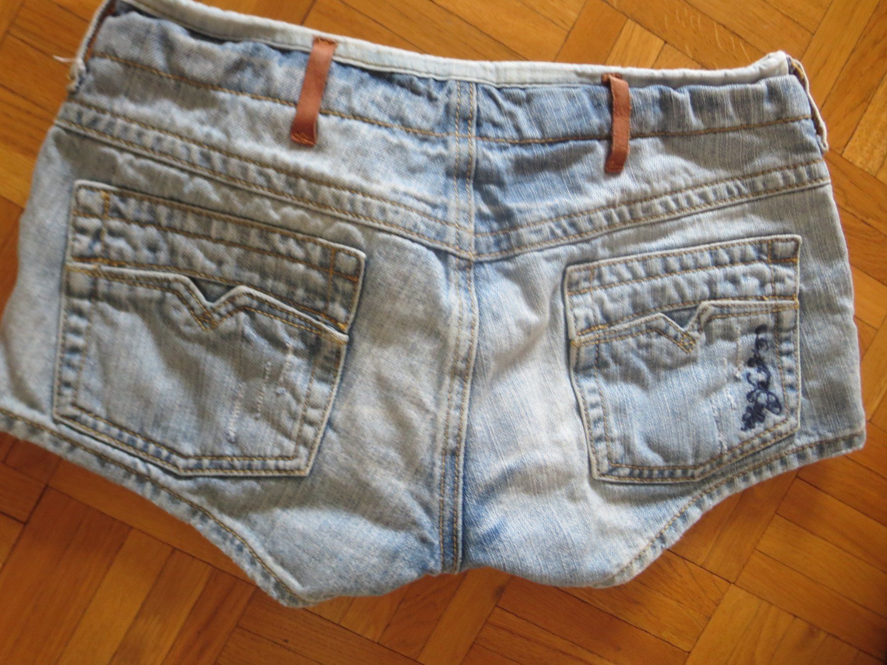 Jeans: Damen Sommer Jeans-Shorts /Gr. 34 – Usato da Wallisellen venduto da Arvenstube 3