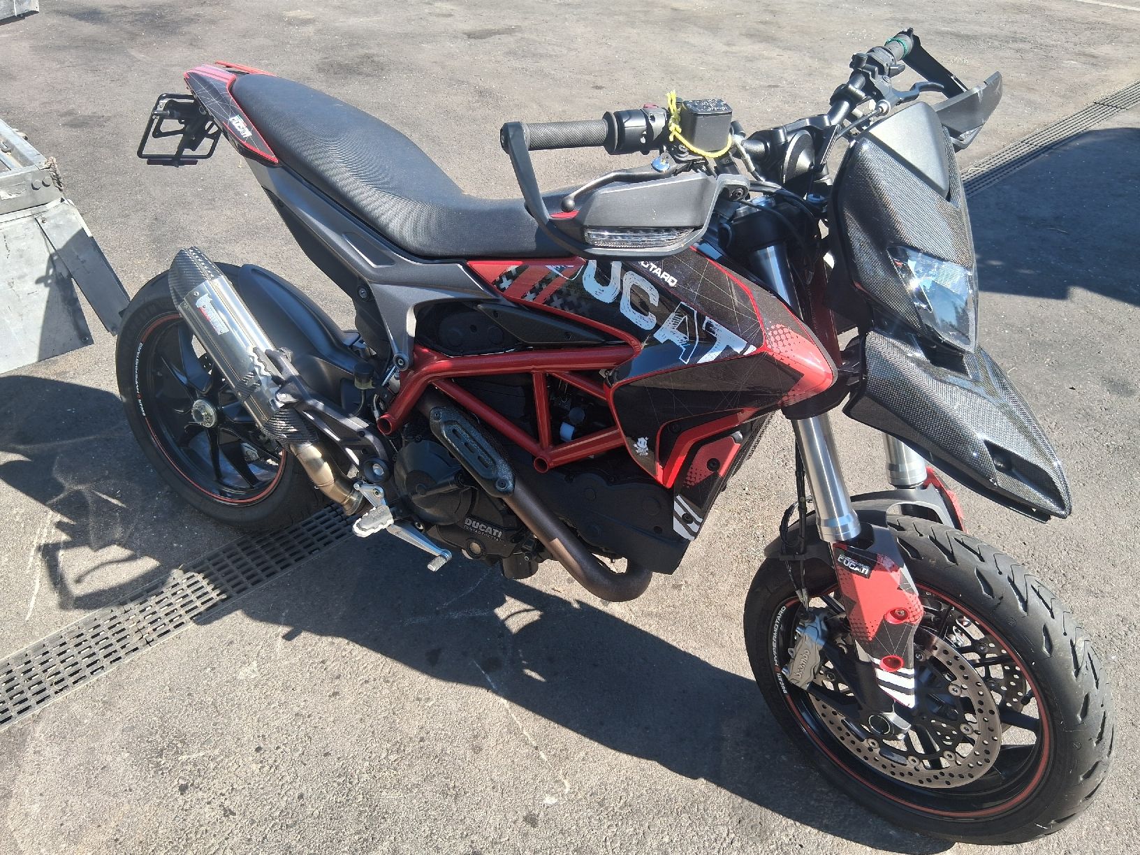 Ducati Route: Ducati hypermétrope accidenté  – Défectueux à Corserey par gaetan210185 2