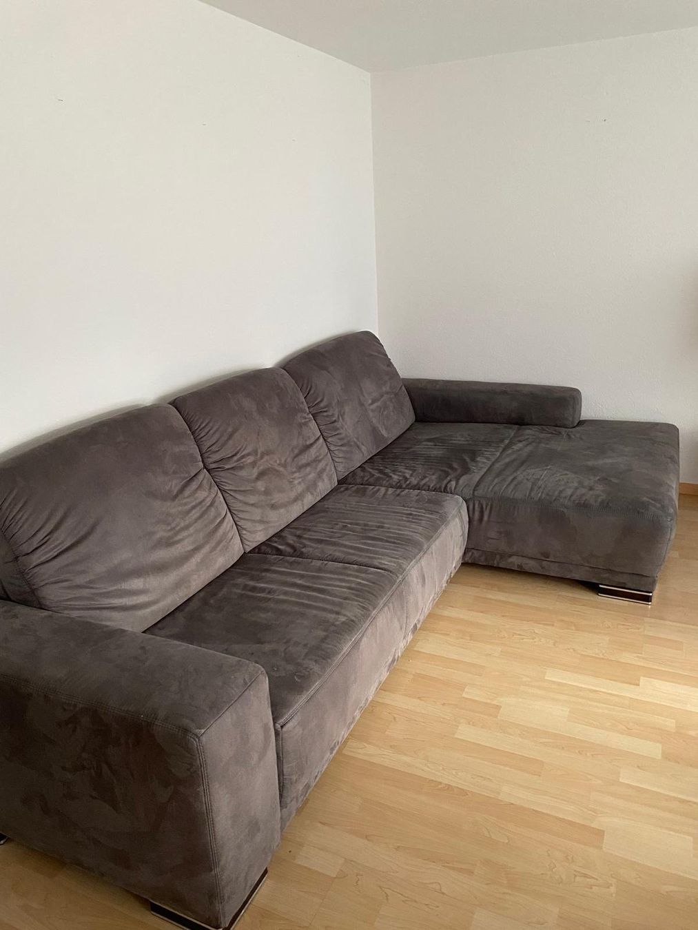 Sofas: Eckcouch mit Chaiselounge (Möbel Svoboda) – D'occasion à Mörschwil par clashup 1
