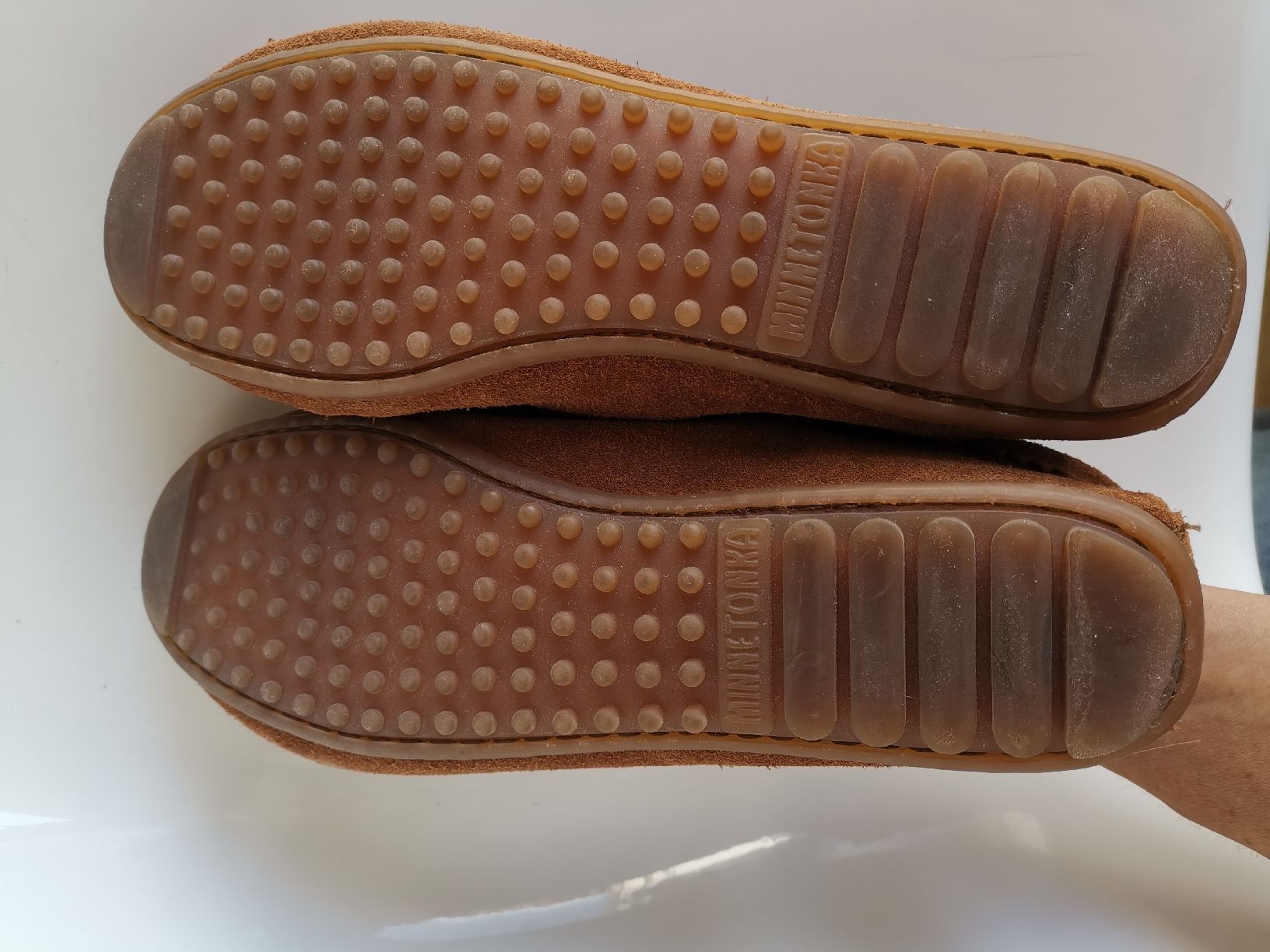 Scarpe da donna: Minnetonka Moccasins  – Nuovo (secondo la descrizione) da Uerikon venduto da pink_flamingo 2