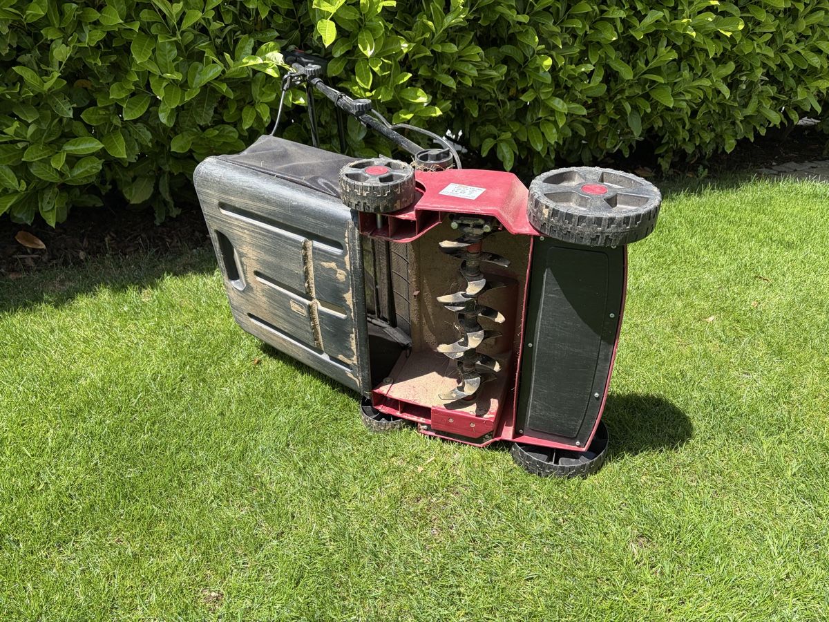 Attrezzi per la lavorazione del suolo: Elektrovertikutierer MioGarden EVL 1500 – Usato da Watt venduto da Tristan1a 2