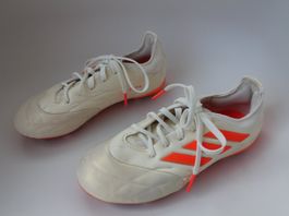 Chaussures de football Adidas t. 33