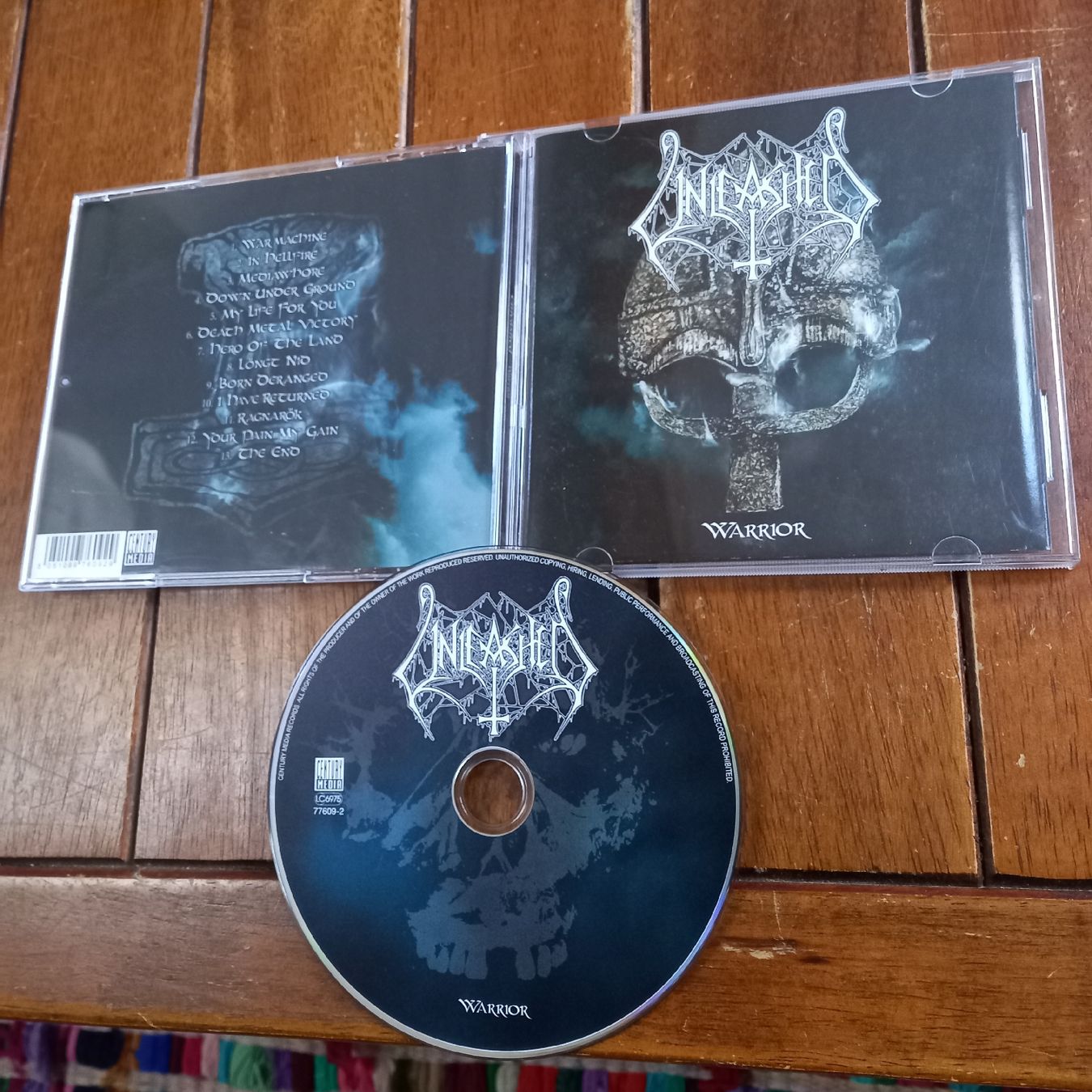 CDs: unleashed - warrior – Gebraucht aus St-Cergue von VeganWarrior