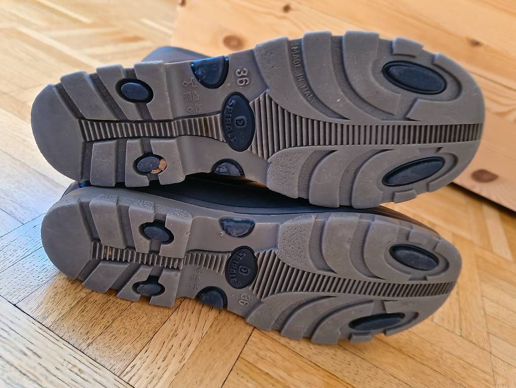 Spirale Scarpe da uomo: Gummistiefel, Gr. 36 – Usato da St. Gallen venduto da curlygyal 1