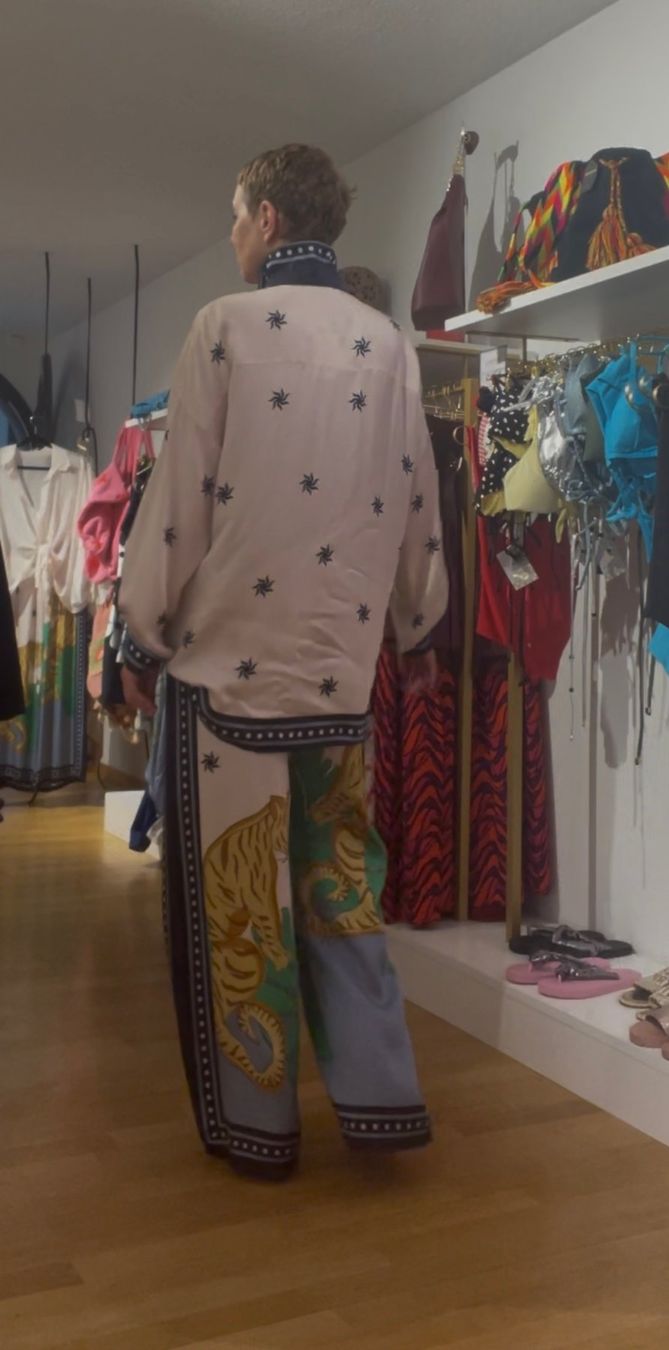 Blusen: Gerade fallende "Tigerbluse" mit Seide – Neu und originalverpackt aus Zürich von Naebeli 7