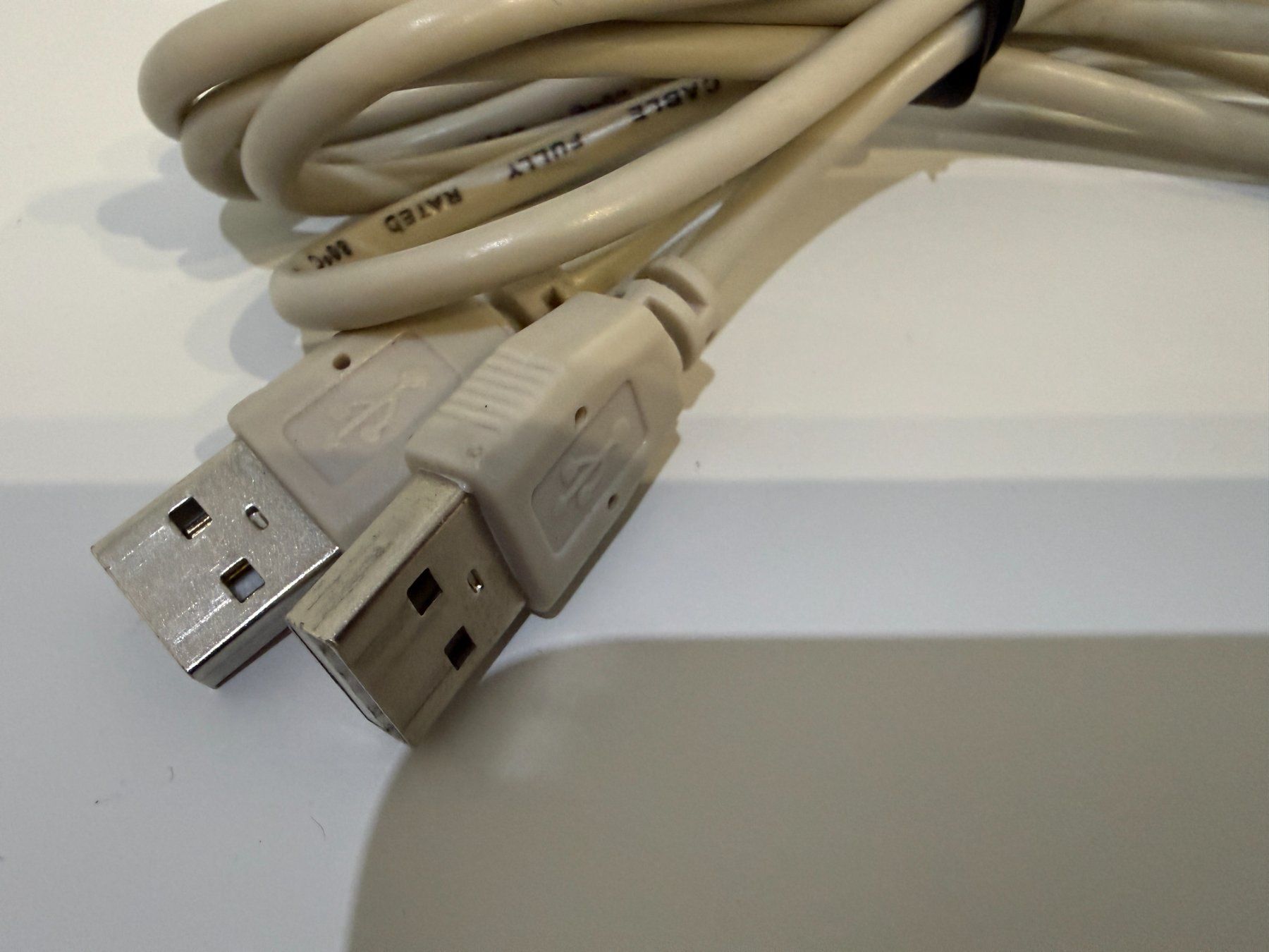 Cavi: High Speed Kabel USB-A auf USB-A Stecker, 2m, grau – Usato da Unterengstringen venduto da Tnovus 1