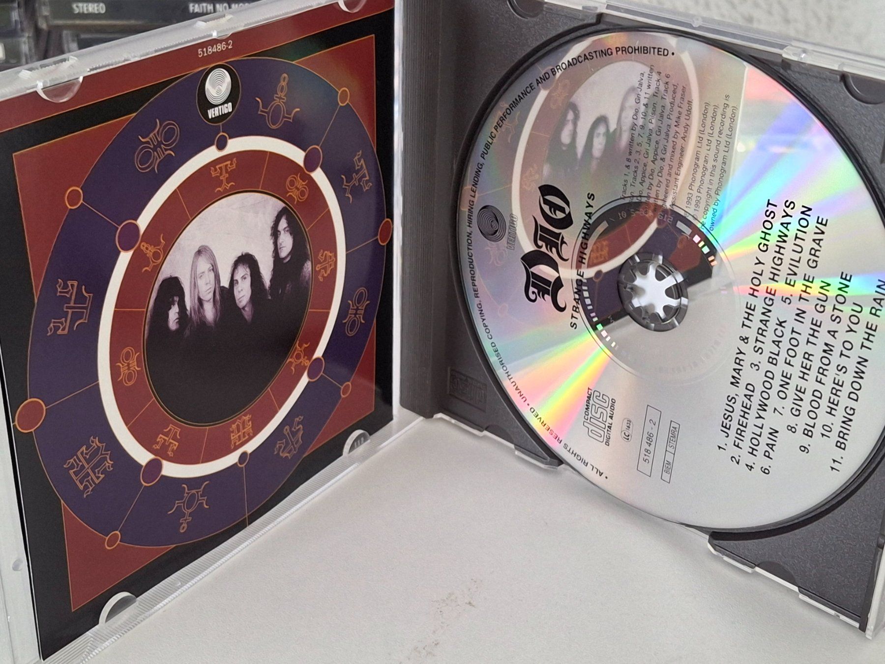 CDs: CD DIO - Strange Highways - – Gebraucht aus Aarberg von Jackup1 2