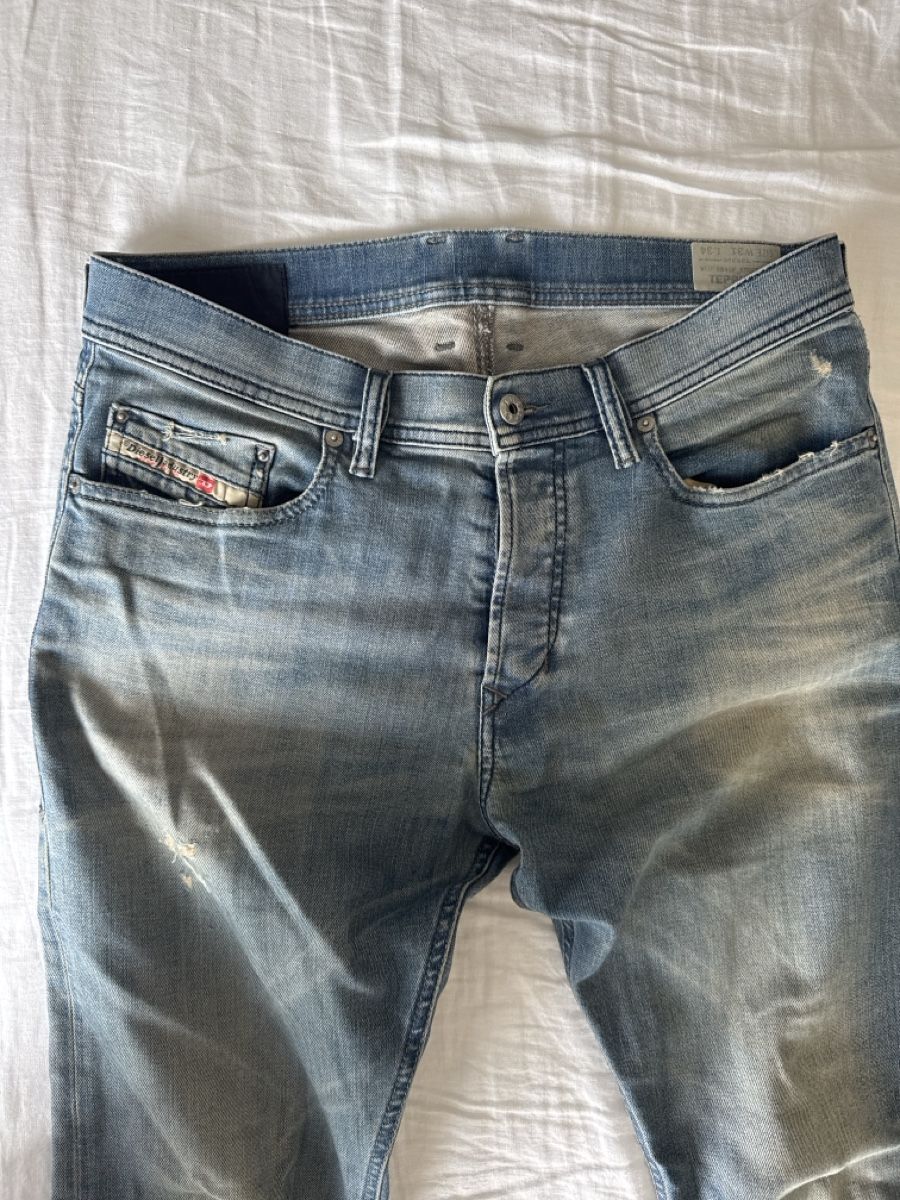 Diesel Jeans: DIESEL Tepphar Slim Carrot Jeans – Usato da Zürich venduto da Sigeli03 1