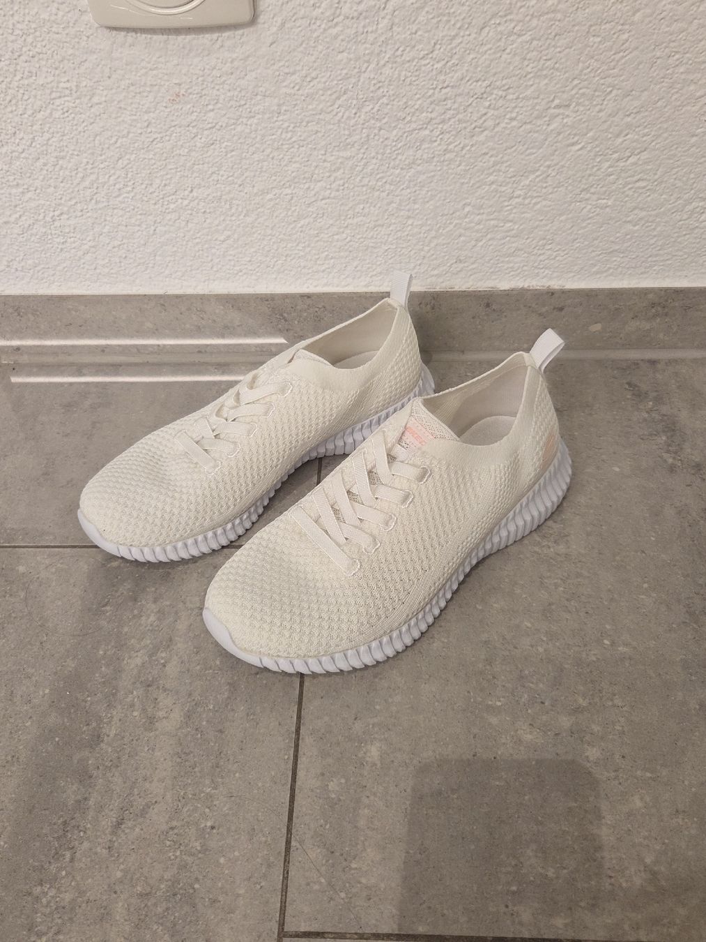 Skechers Scarpe da donna: Skechers Sneaker – Usato da Wiesendangen venduto da Sinhuk