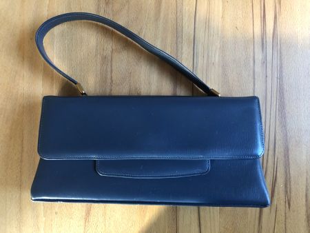 Elegante Handtasche Dunkelblau – Kompakt & Klassisch