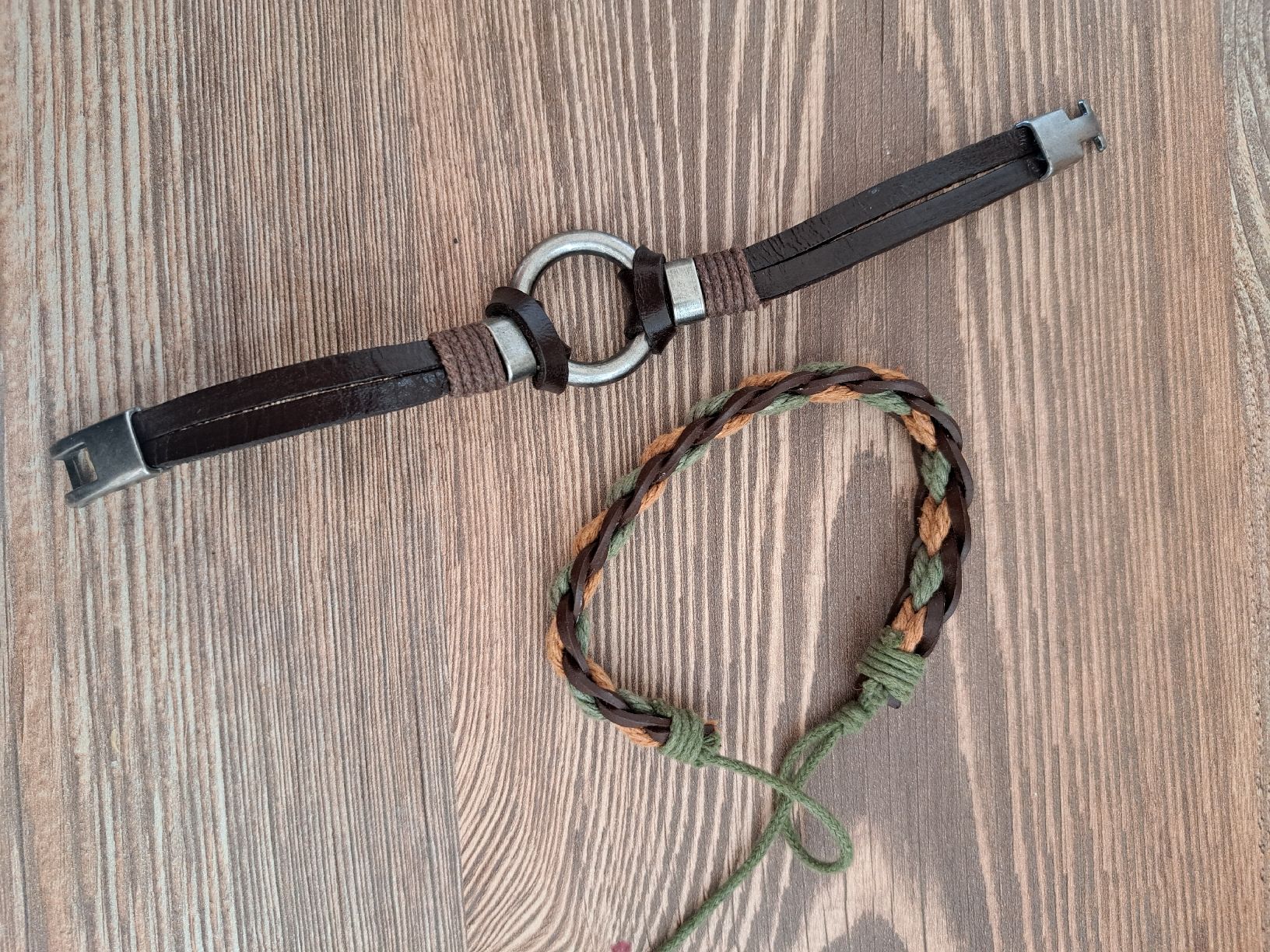 Bracciali & Braccialetti: Herrenarmband aus Naturleder  – Usato da Aarburg venduto da moto100